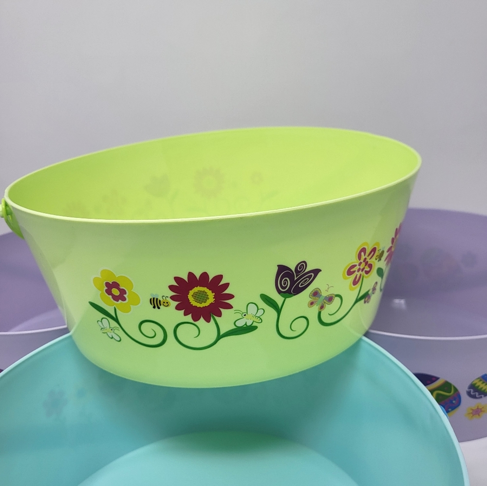 Bundle Of 4 10" round plastic Easter spring baskets Bins with Handles - Picture 4 of 9